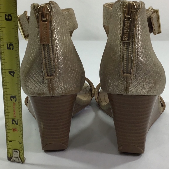 Kenneth Cole Reaction Gold Ava Brave Sandals - Picture 12 of 12